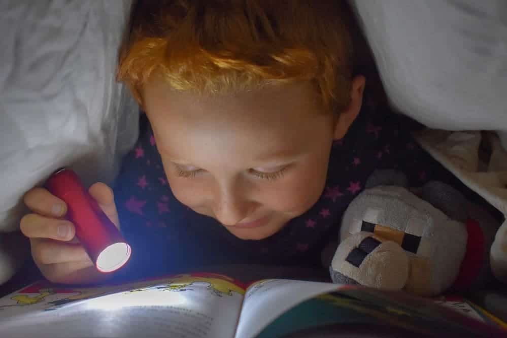 10 tips para fomentar la lectura en tus hijos desde pequeños y conseguir que disfruten con un libro